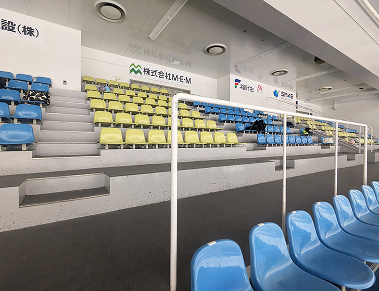 東スタンド 見切れ席